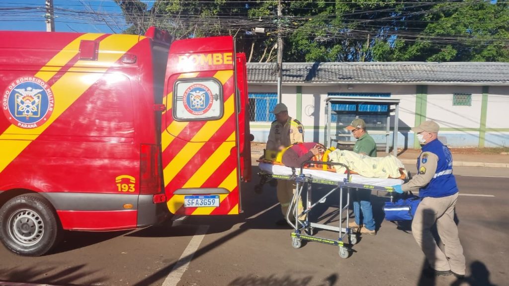 Idosa de 73 anos cai em frente à clínica e é encaminhada ao hospital