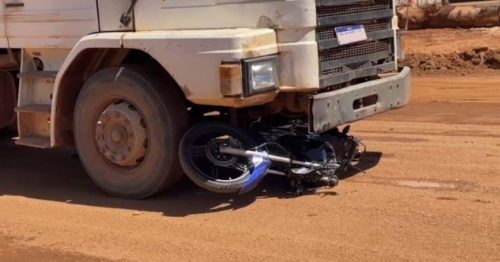 Morre jovem de 17 anos ferido em grave acidente entre moto e carreta Imagem referente a Morre jovem de 17 anos ferido em grave acidente entre moto e carreta