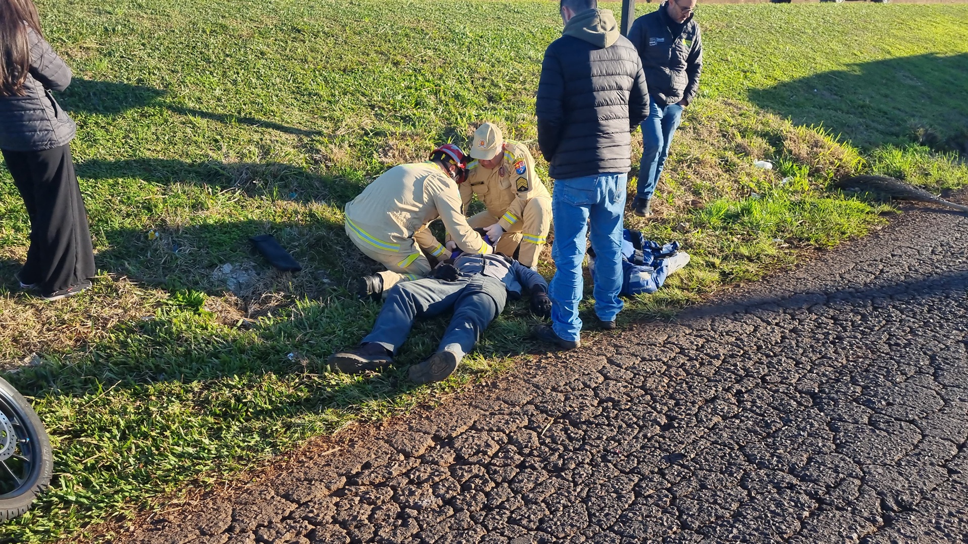 Motociclista fica ferido após colisão com carro na BR-277, em Cascavel Motociclista fica ferido após colisão com carro na BR-277, em Cascavel