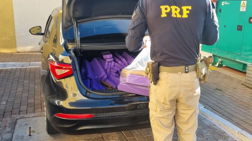 Jovens nervosas caem com carro lotado de maconha e haxixe na BR-277
