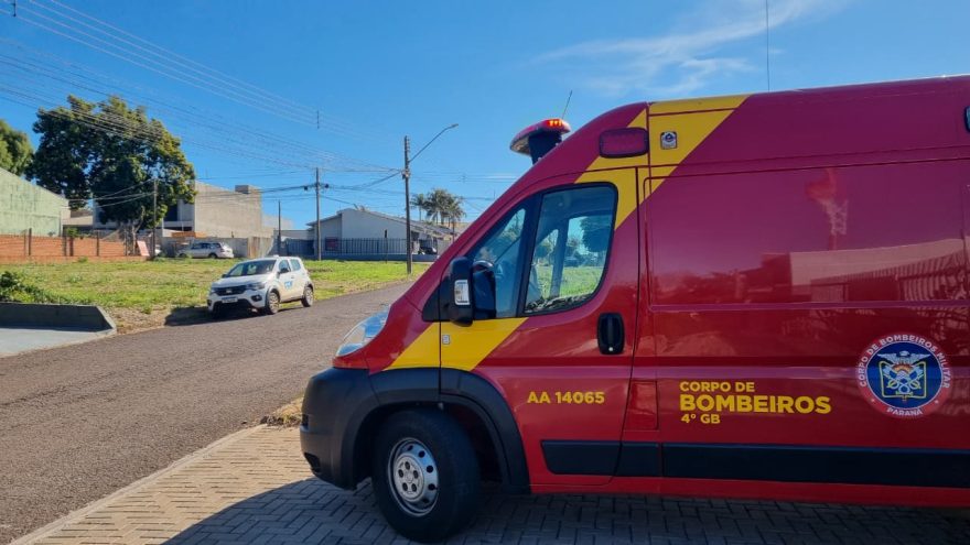 Mulher é socorrida após passar mal e sofrer queda em residência no Bairro Santa Cruz
