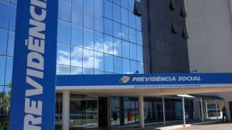 INSS: Senado aprova bônus para servidor acelerar análise de benefícios INSS: Senado aprova bônus para servidor acelerar análise de benefícios