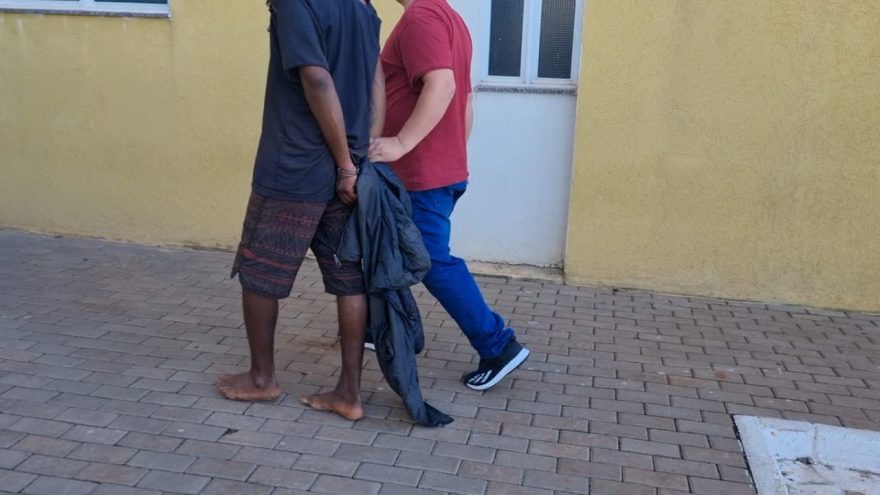Rapaz tenta fugir de abordagem, mas acaba detido pela Guarda Municipal