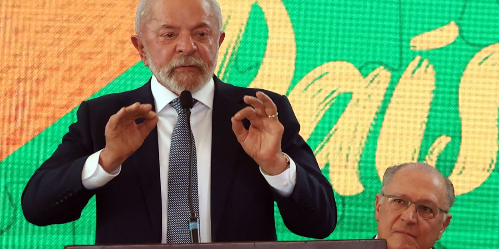 Lula envia na quarta ao Congresso projeto que regula redes sociais