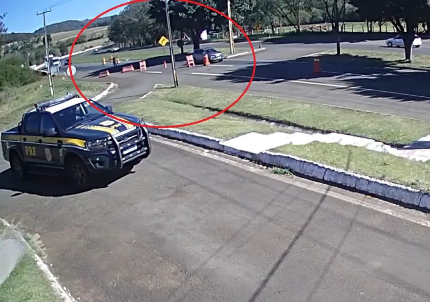 PRF socorre vítima de sequestro relâmpago que pulou de veículo em movimento; assista