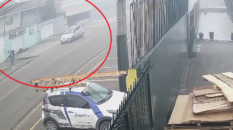 Câmeras registram momento em que Odinei Osvaldo Cavalet é morto a tiros Câmeras registram momento em que Odinei Osvaldo Cavalet é morto a tiros
