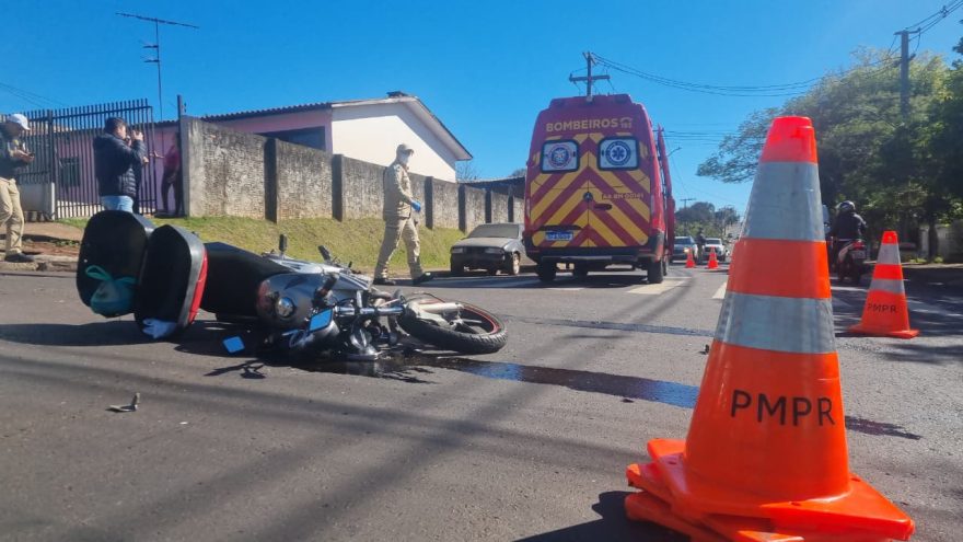 Homem e mulher sofrem acidente de moto no Periolo e ficam feridos