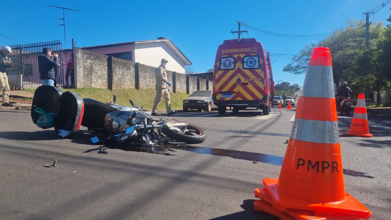 Homem e mulher sofrem acidente de moto no Periolo e ficam feridos Homem e mulher sofrem acidente de moto no Periolo e ficam feridos