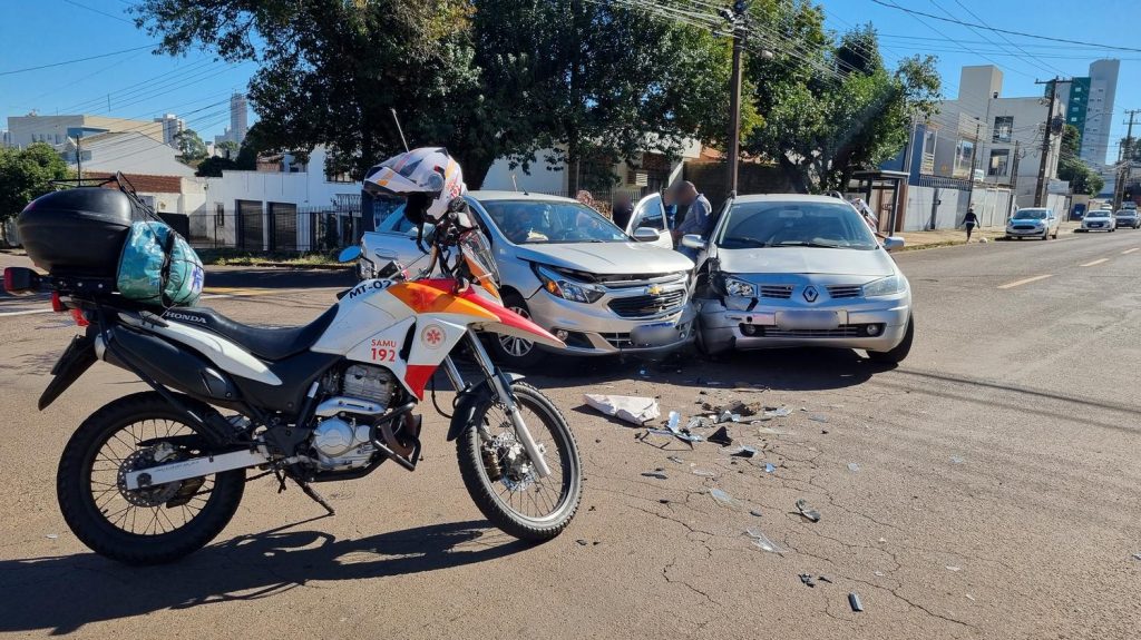 Homem de 56 anos fica ferido após acidente de trânsito no Centro