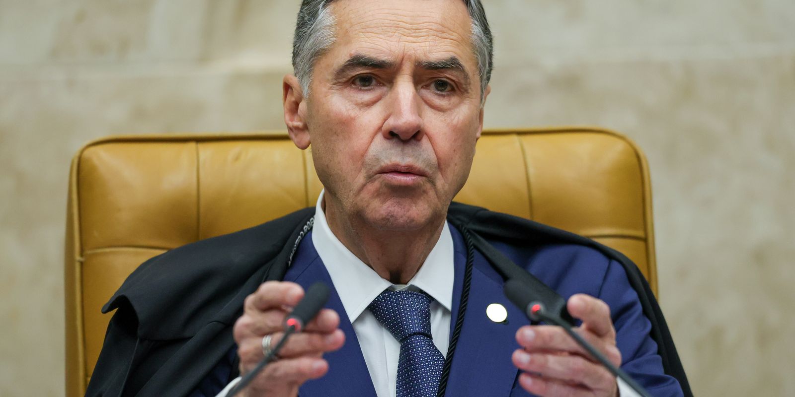 Barroso vota para proibir retorno de vítimas de violência ao exterior Barroso vota para proibir retorno de vítimas de violência ao exterior