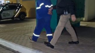 Suspeito de atropelar a própria namorada é detido pela PM; Vítima sofreu fratura exposta na perna