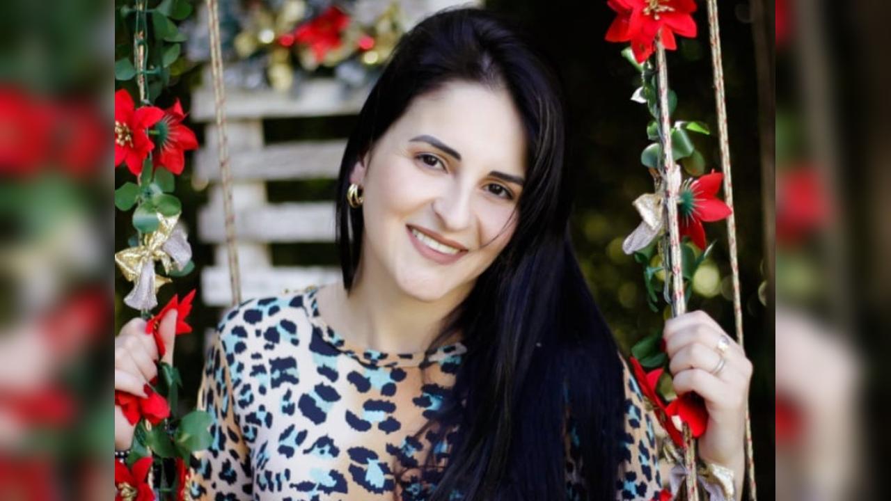 Ex invade loja, mata Andreia a tiros no centro de Maravilha e ainda tenta suicídio Ex invade loja, mata Andreia a tiros no centro de Maravilha e ainda tenta suicídio