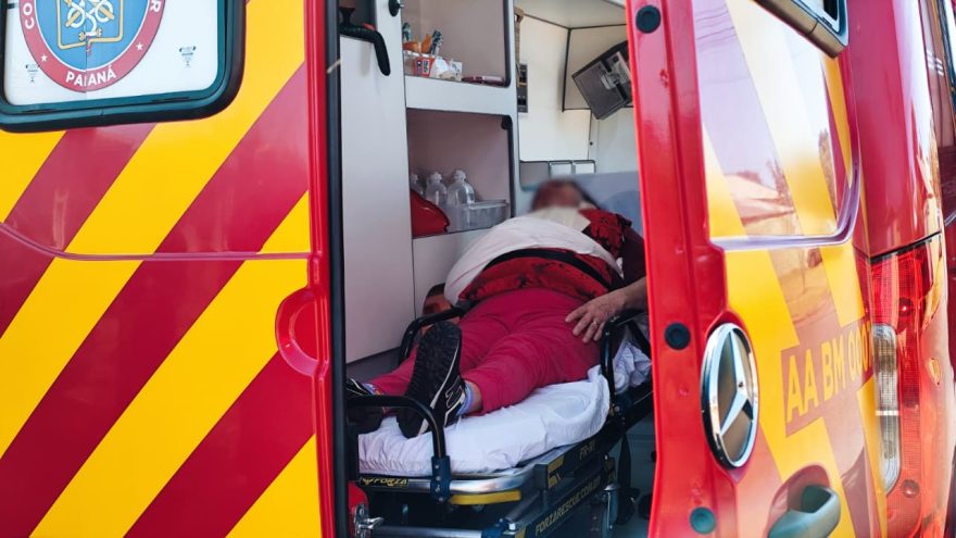 Faxina perigosa: mulher de 61 anos se machuca feio ao cair de escada no Bairro Floresta