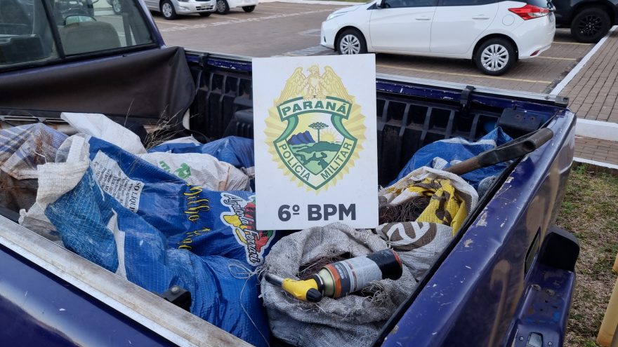 Homem é pego em flagrante pela PM queimando 200 quilos de fios de cobre em Cascavel