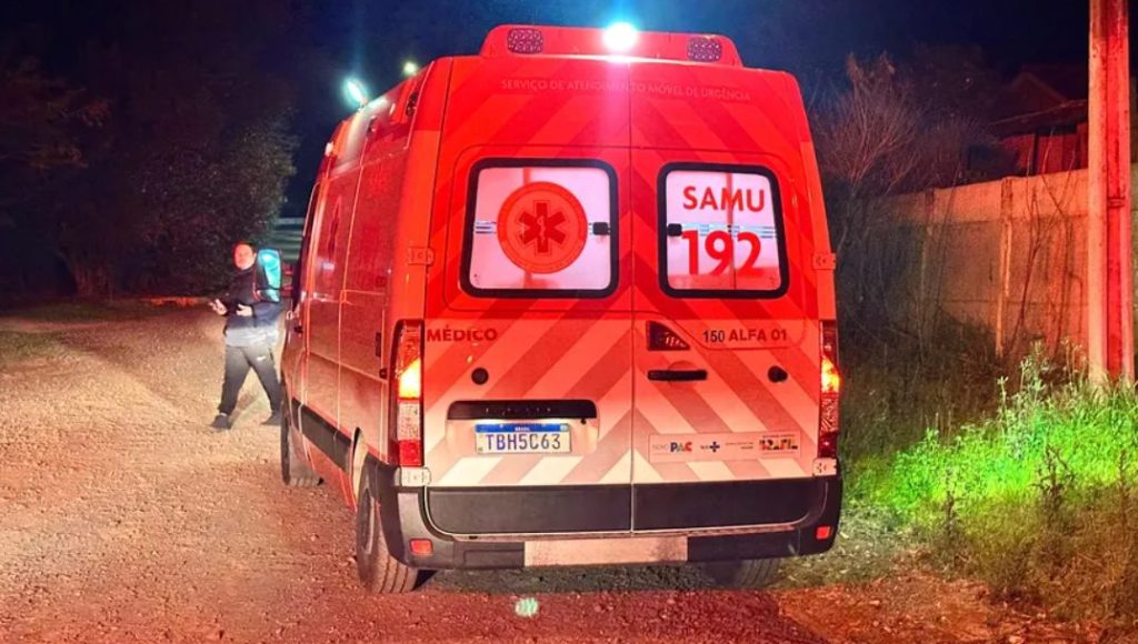 Homem cai de cavalo, bate a cabeça no chão e é socorrido pelo Siate em Ponta Grossa
