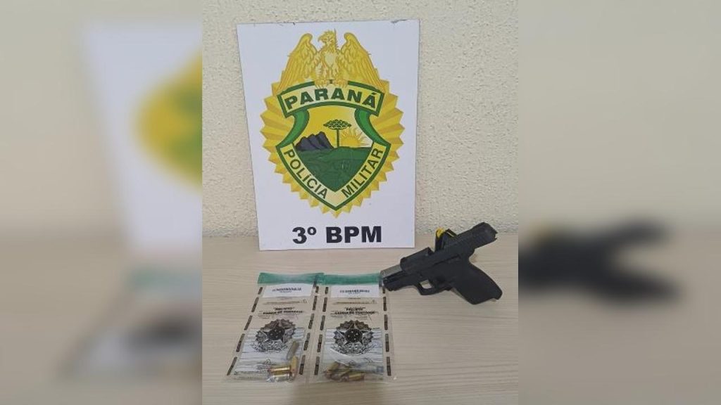 Embriagado bate carro, tenta fuga e é pego com pistola 9mm em Coronel Vivida