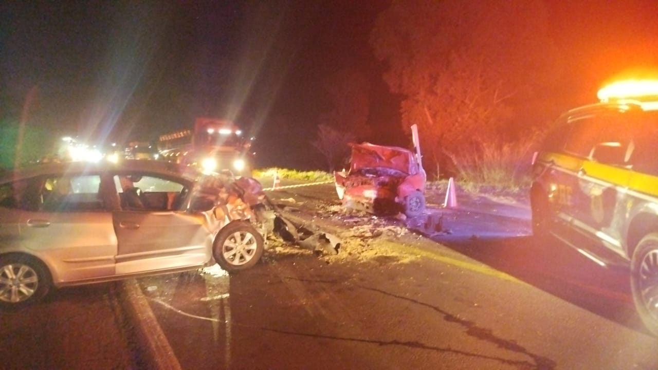 Gol fica destruído e motorista morre em acidente com Honda Fit na BR-369