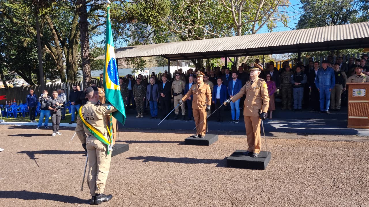 Tenente-coronel Divonsir de Oliveira Santos assume o comando 6º Batalhão da PM em Cascavel
