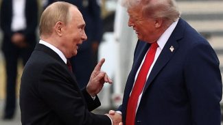 Trump e Putin encerram reunião sem acordo, mas com diálogo Trump e Putin encerram reunião sem acordo, mas com diálogo