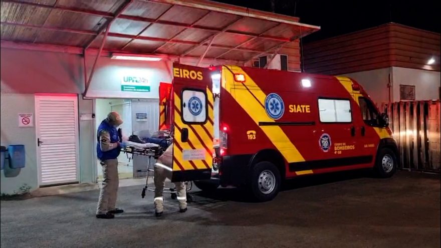 Mulher sofre queda de ônibus e fica ferida no Bairro Cascavel Velho