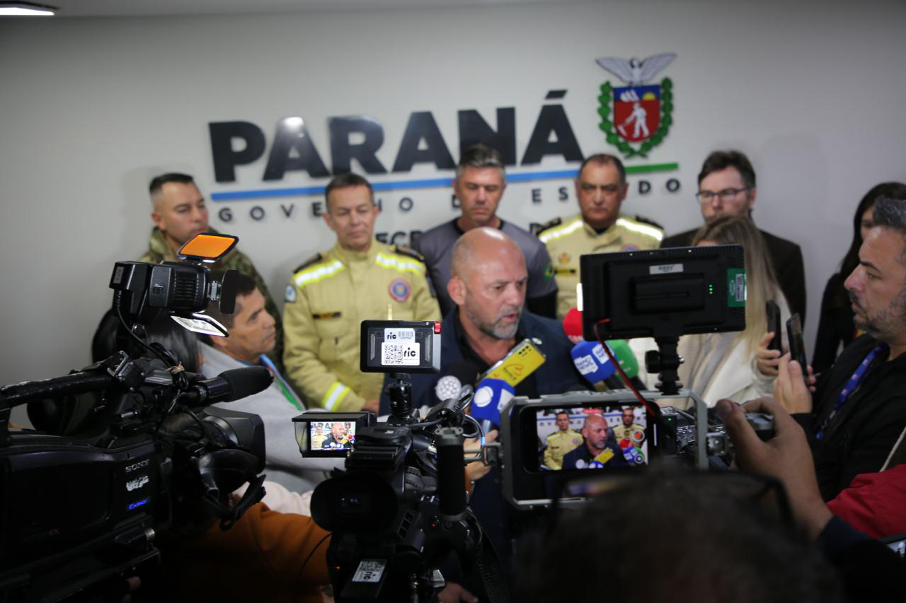 Explosão em Quatro Barras: após recolhimento de vestígios, trabalhos avançam para identificação das vítimas Imagem referente a Explosão em Quatro Barras: após recolhimento de vestígios, trabalhos avançam para identificação das vítimas