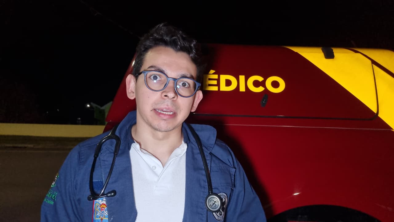 Agressão a tijolada: "Morador de rua teve dois ferimentos na testa com importante sangramento", afirma médico Agressão a tijolada: "Morador de rua teve dois ferimentos na testa com importante sangramento", afirma médico