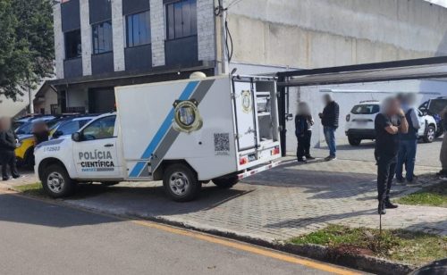 Homem mata namorada, dorme com ex e volta ao local do crime pra tirar a própria vida Homem mata namorada, dorme com ex e volta ao local do crime pra tirar a própria vida