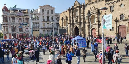 Imagem referente a Bolívia vai às urnas com direita favorita e 23% dos votos indefinidos