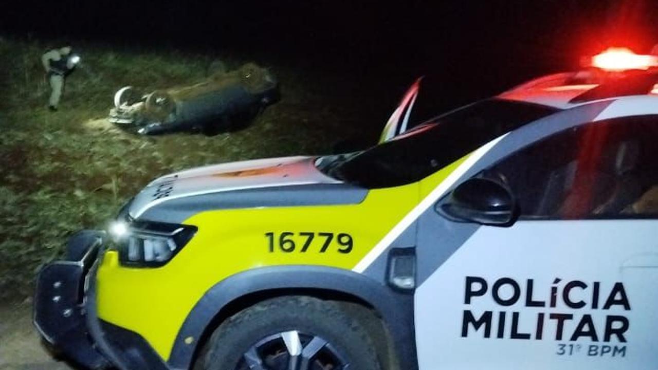 Motorista capota veículo e é preso após perseguição em Assis Chateaubriand Motorista capota veículo e é preso após perseguição em Assis Chateaubriand