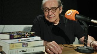 Série de Ruy Castro dedicada a Tom Jobim estreia na Rádio MEC Série de Ruy Castro dedicada a Tom Jobim estreia na Rádio MEC