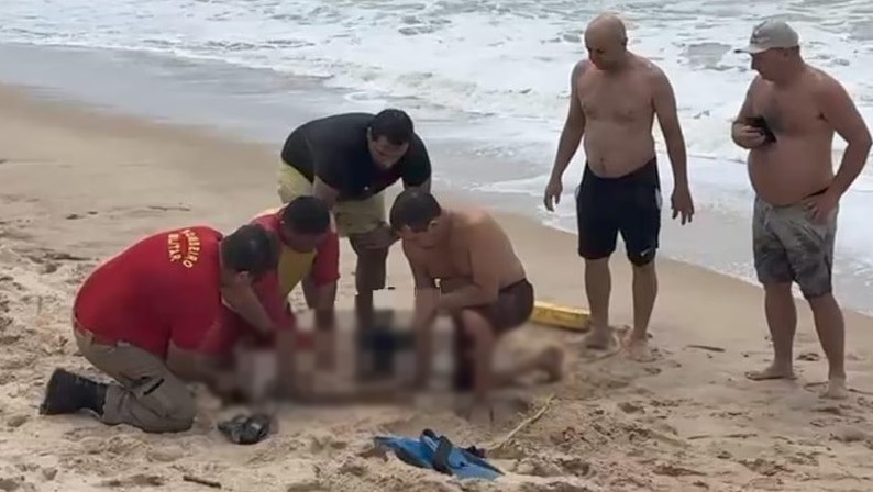 Homem de 23 anos morre afogado na praia de Manaíra, em João Pessoa