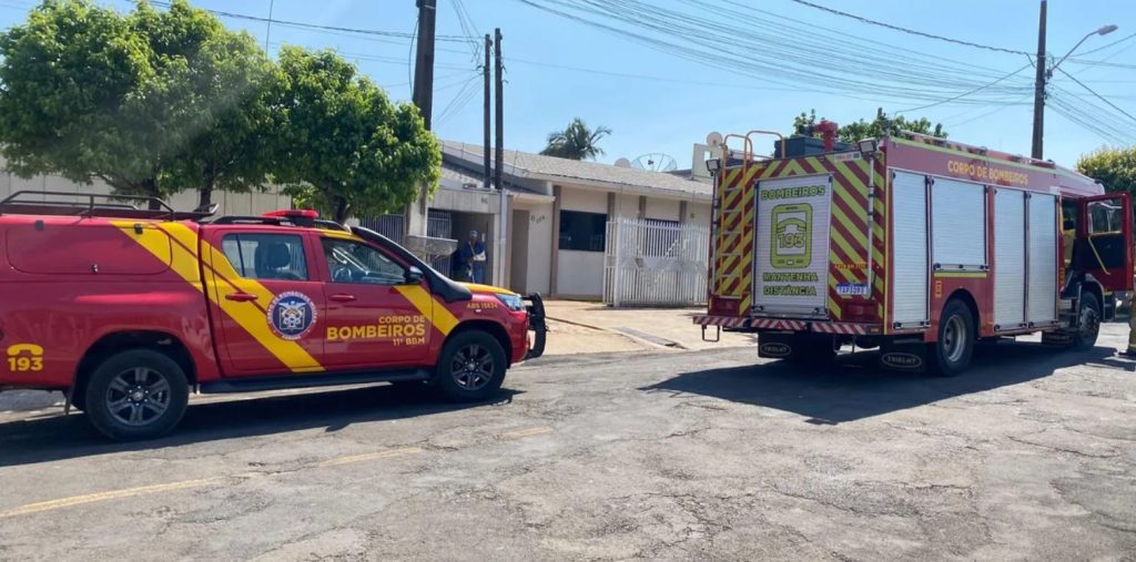 Panela esquecida no fogão gera princípio de incêndio em residência