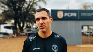 Conforme delegado, adolescente Karolaine Teles foi morta pelo tio com 16 facadas enquanto dormia Conforme delegado, adolescente Karolaine Teles foi morta pelo tio com 16 facadas enquanto dormia