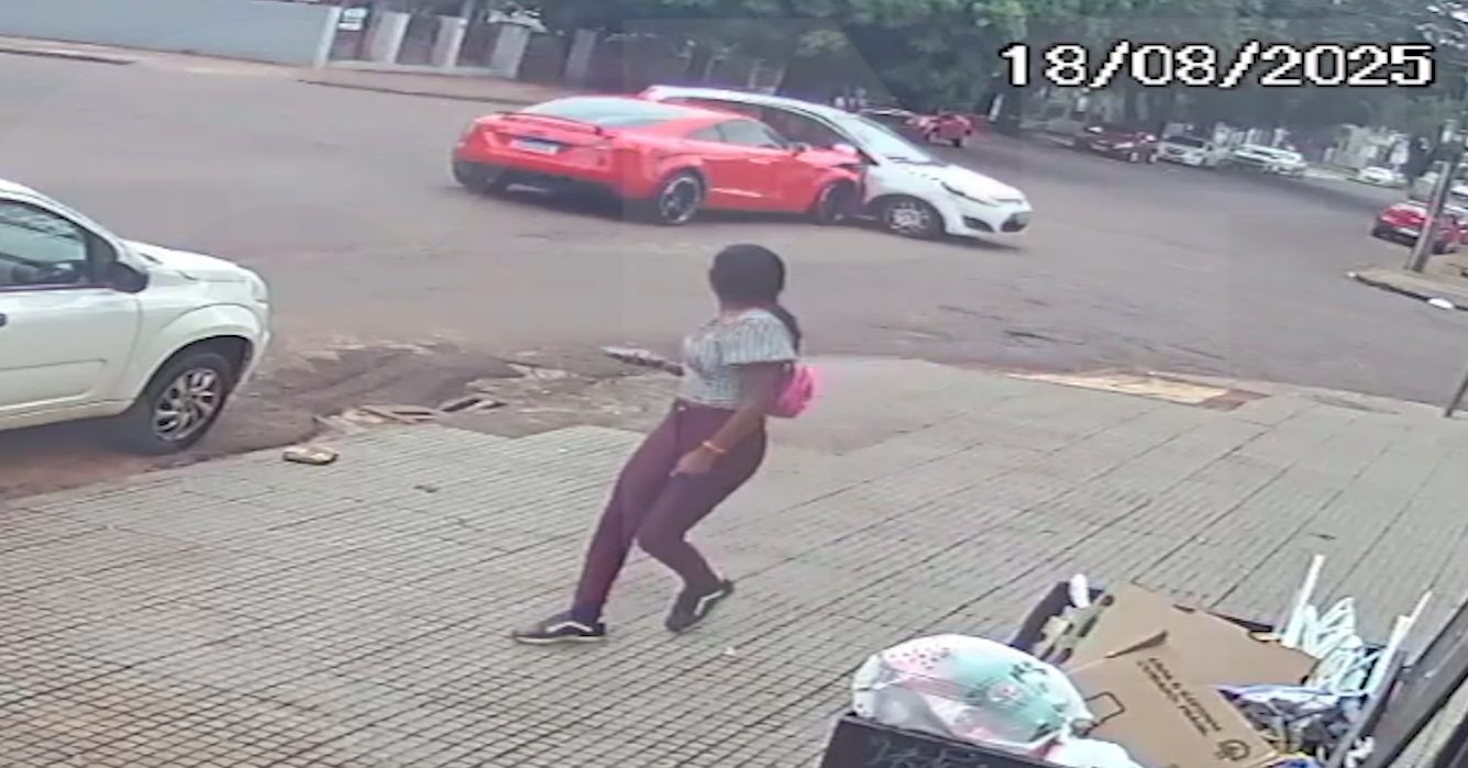 Novo ângulo mostra força de colisão entre Audi TT e Fiesta no Centro