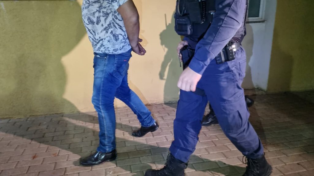 Suspeito de agredir a própria mãe é detido pela GM no Bairro Santa Felicidade