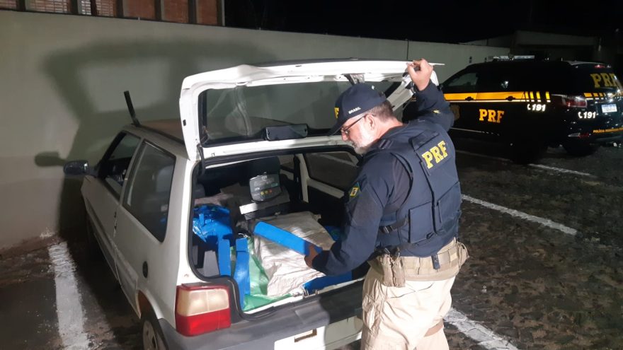 PRF apreende mais de 100 quilos de maconha e recupera veículo roubado em Ponta Grossa