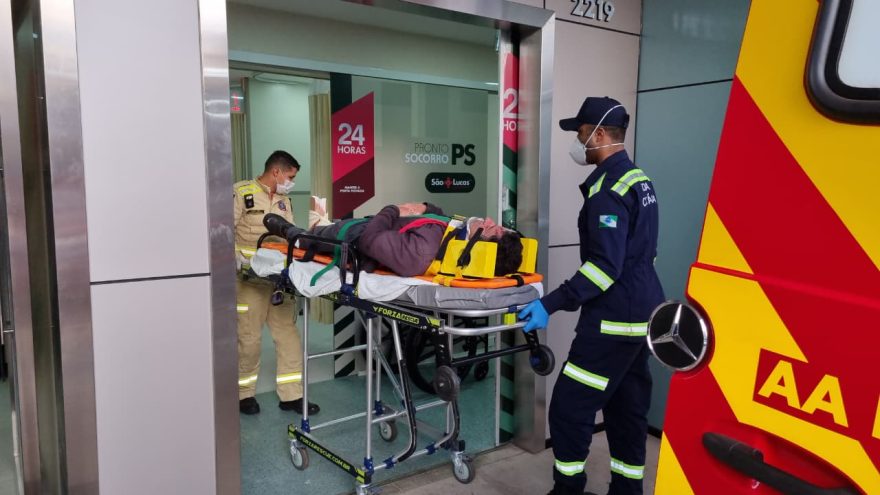 Trabalhador tem lesão grave na perna após ser atingido por pallet