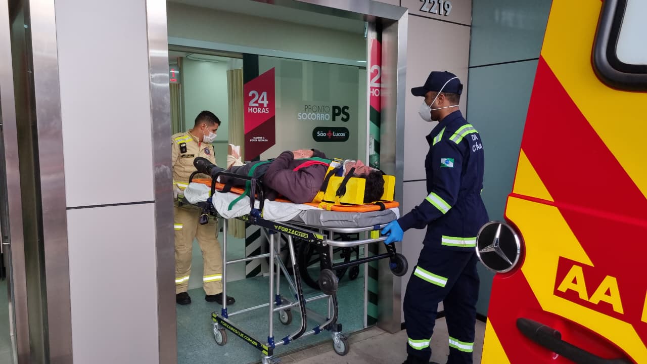 Trabalhador tem lesão grave na perna após ser atingido por pallet