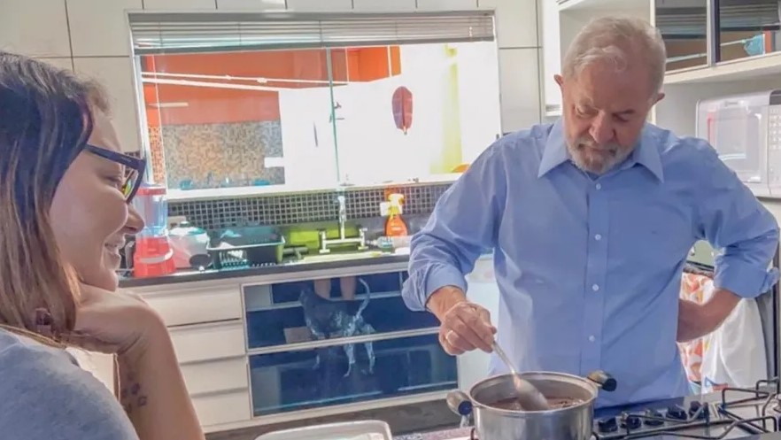 "Num governo que tiver alguém passando fome tem que decapitar o presidente", diz Lula após Brasil deixar mapa da fome