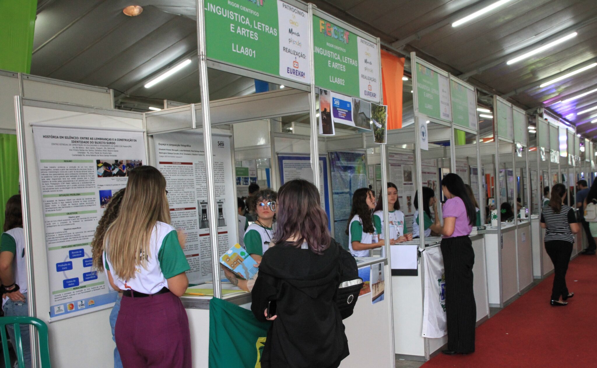 Cascavel vira capital da ciência: FECET reúne jovens de nove estados entre os dias 28 e 30 de agosto Cascavel vira capital da ciência: FECET reúne jovens de nove estados entre os dias 28 e 30 de agosto