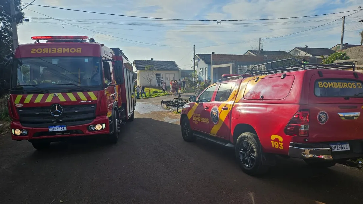 Costureira perde tudo após vizinha incendiar casa por suspeita de traição