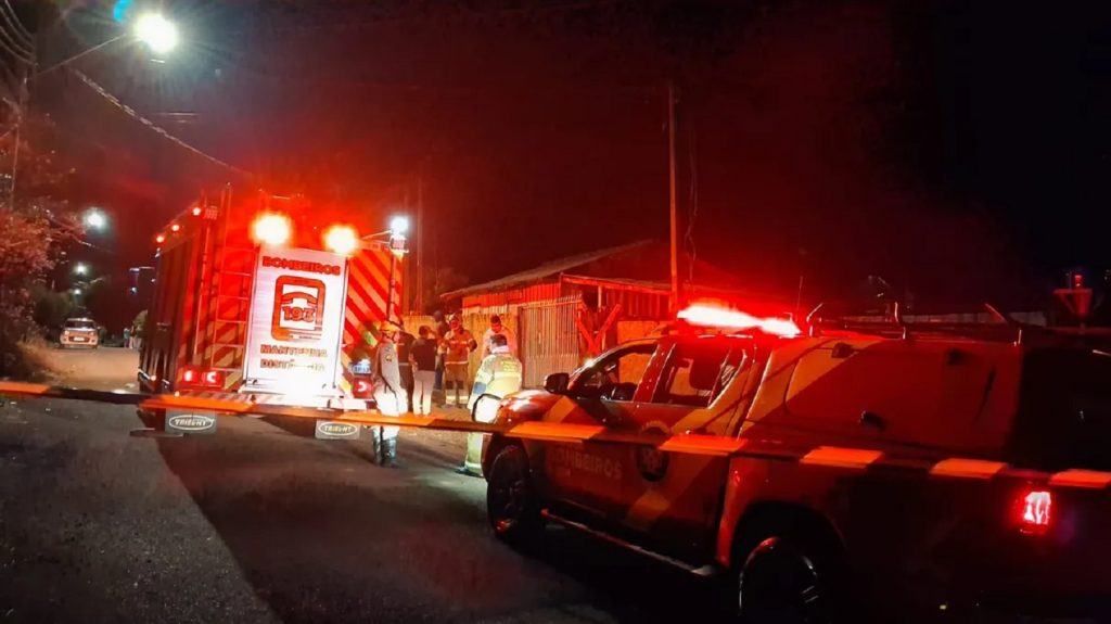 Homem tem casa queimada e é esfaqueado pela ex em Apucarana