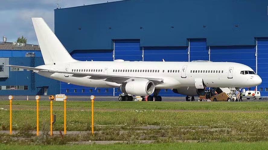 Avião militar misterioso dos EUA pousa em Porto Alegre e em Guarulhos Avião militar misterioso dos EUA pousa em Porto Alegre e em Guarulhos