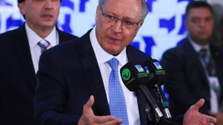 Na Câmara, Alckmin pede urgência em propostas sobre exportações Na Câmara, Alckmin pede urgência em propostas sobre exportações