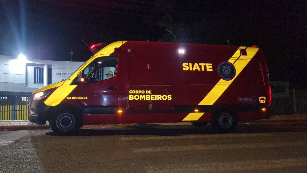 Jovem de 18 anos é socorrido pelo Siate no Colégio Estadual Jardim Interlagos