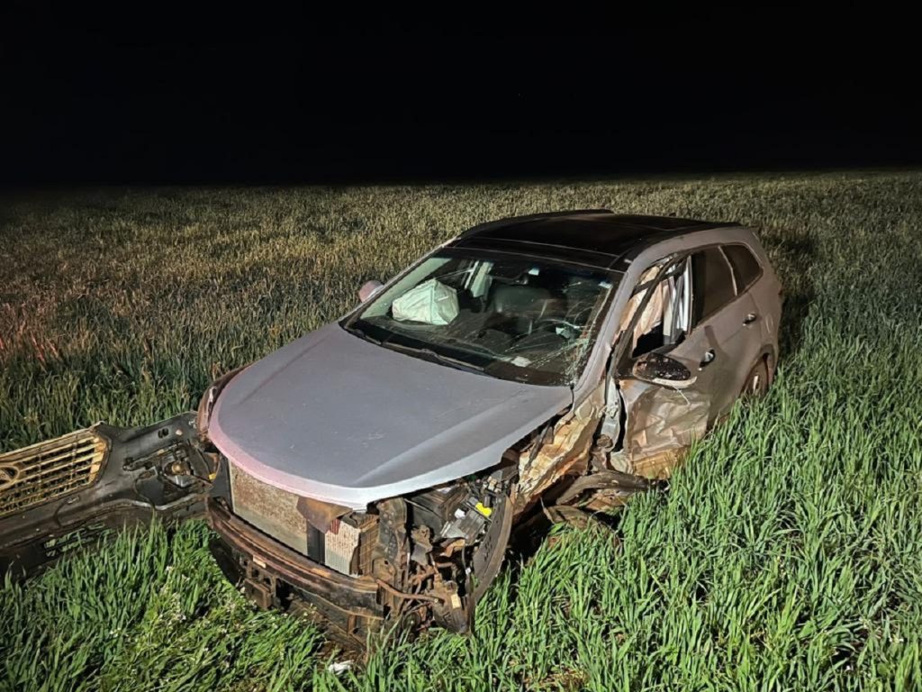 Batida frontal na PR-491 joga SUV em plantação e deixa três feridos em Nova Santa Rosa