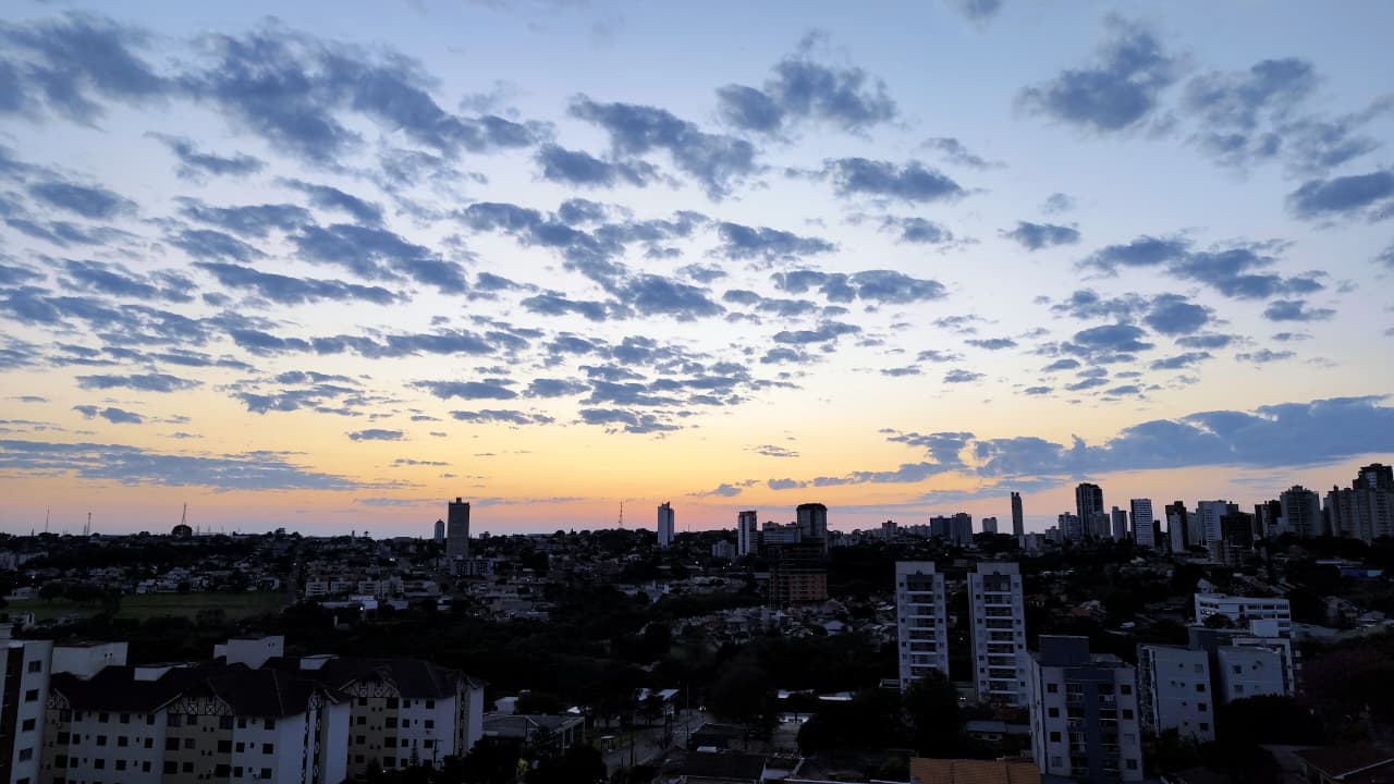 Quinta-feira de “solzinho traiçoeiro” em Cascavel