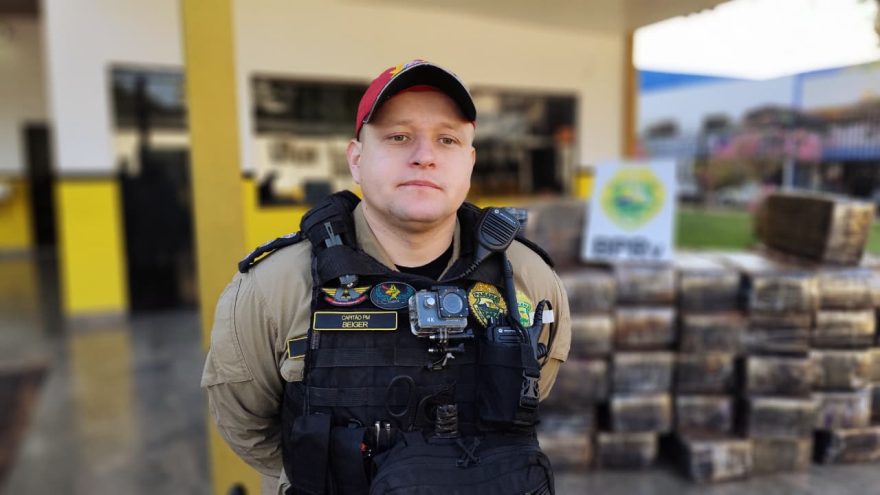 Capitão Beiger detalha apreensão de 799 quilos de maconha na PR-585