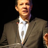 Haddad ressalta importância de Alckmin nas negociações sobre tarifas Imagem referente a Haddad ressalta importância de Alckmin nas negociações sobre tarifas