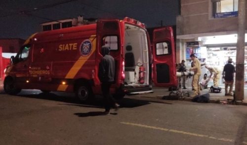 Homem é baleado e sobrevive por pouco após briga com desafeto Homem é baleado e sobrevive por pouco após briga com desafeto